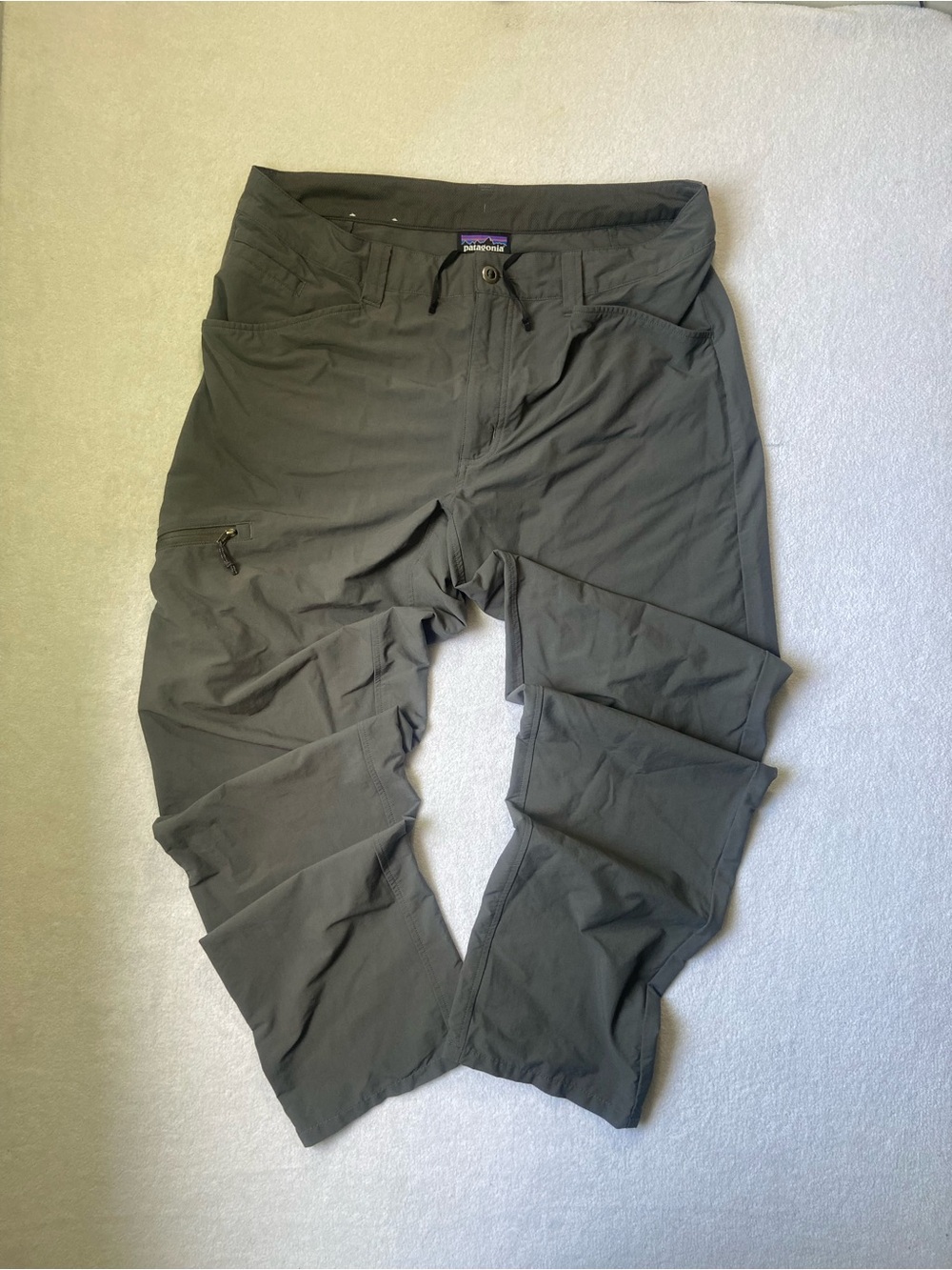 Patagonia Men's Olive Gray Cargo Hiking Pants
